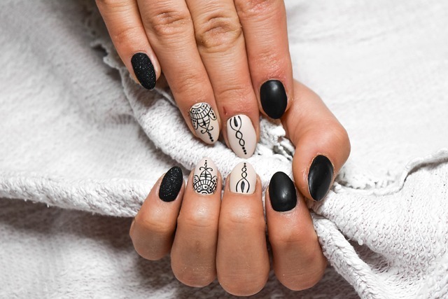 11 Bewitching Black & Green Nail Designs You Must Try!